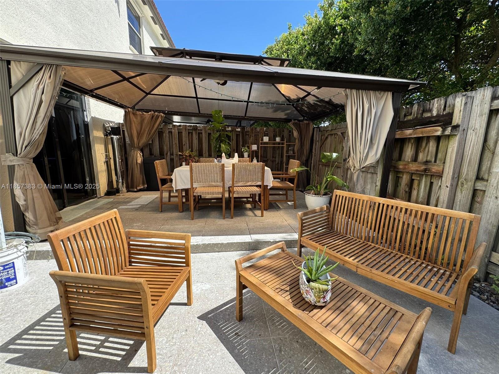 SILVER PALM EAST SEC THRE - Residential