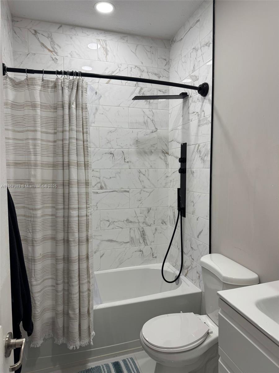 SILVER PALM EAST SEC THRE - Residential