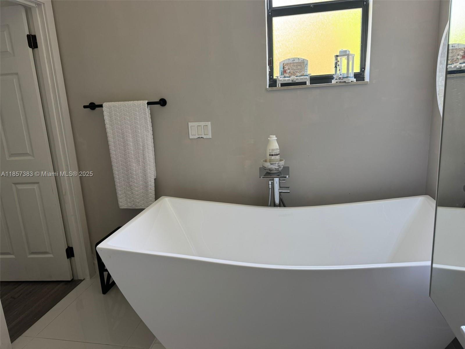 SILVER PALM EAST SEC THRE - Residential