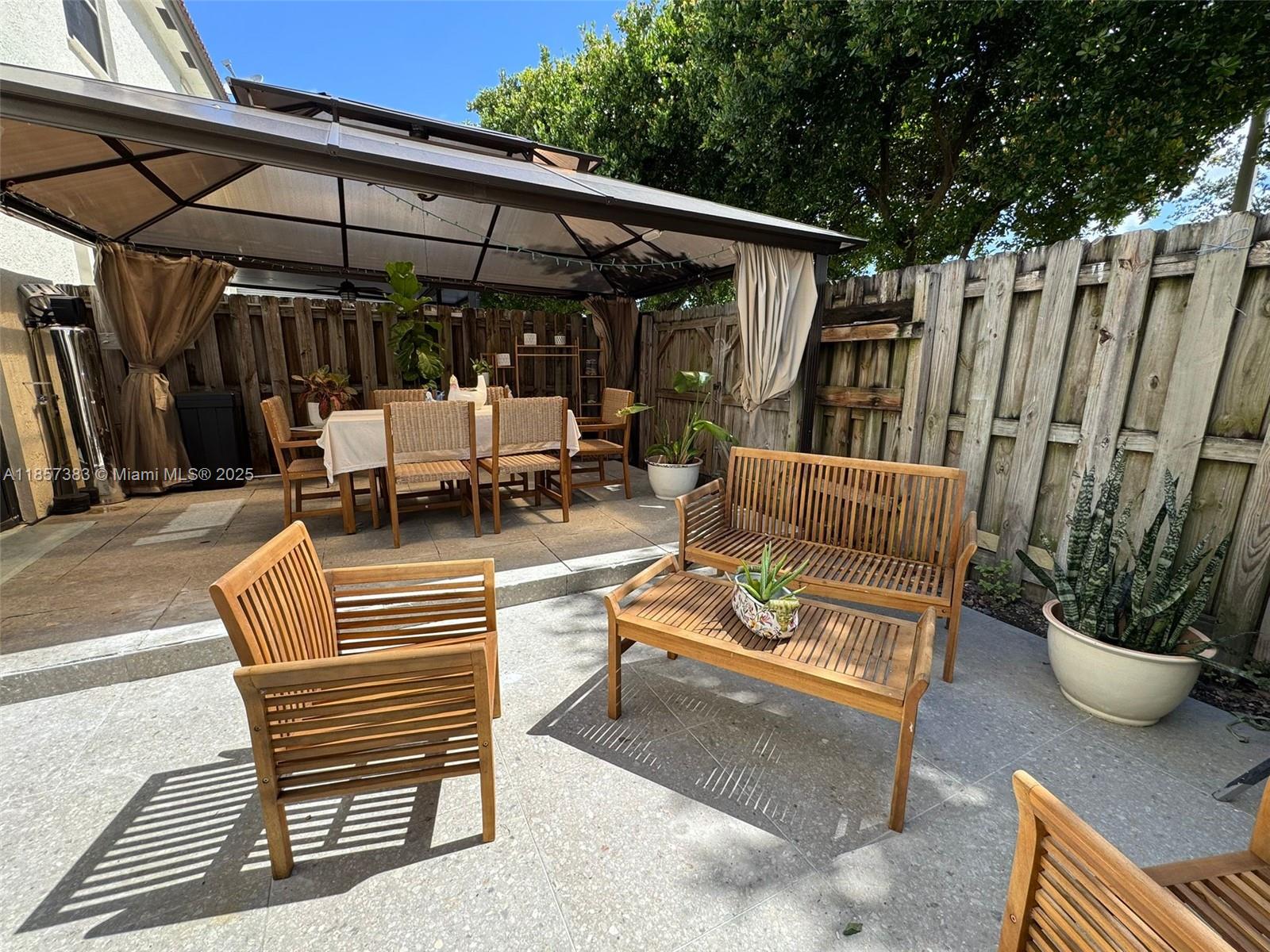 SILVER PALM EAST SEC THRE - Residential