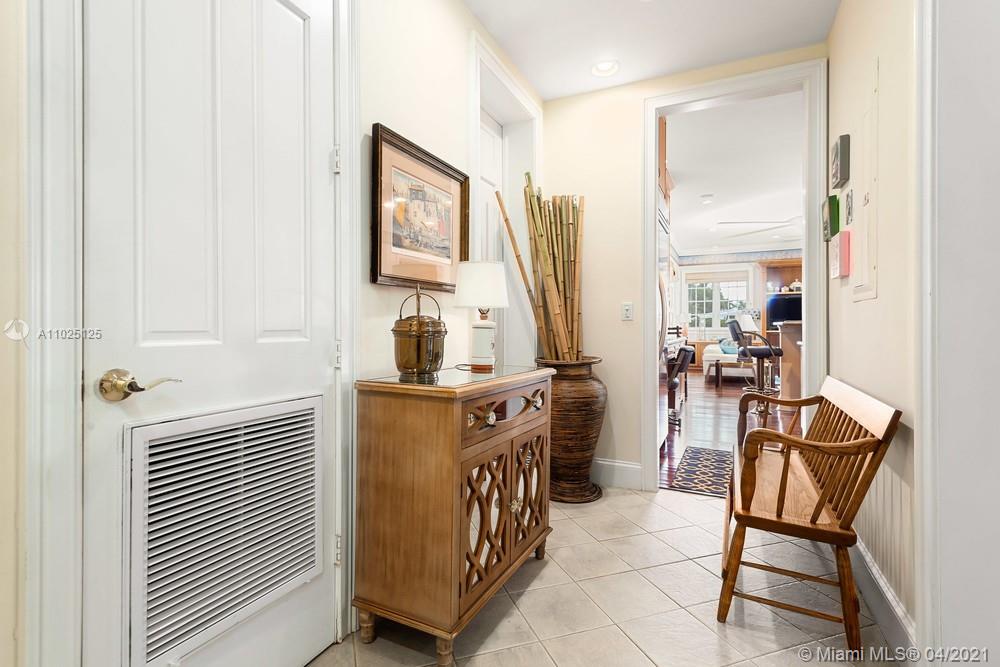 SHADY BANKS ON NEW RIVER - Residential