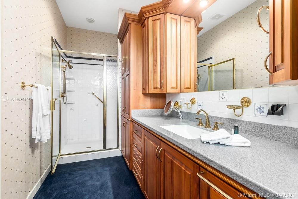 SHADY BANKS ON NEW RIVER - Residential