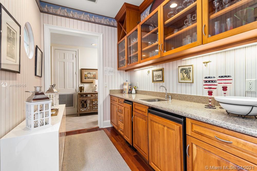 SHADY BANKS ON NEW RIVER - Residential