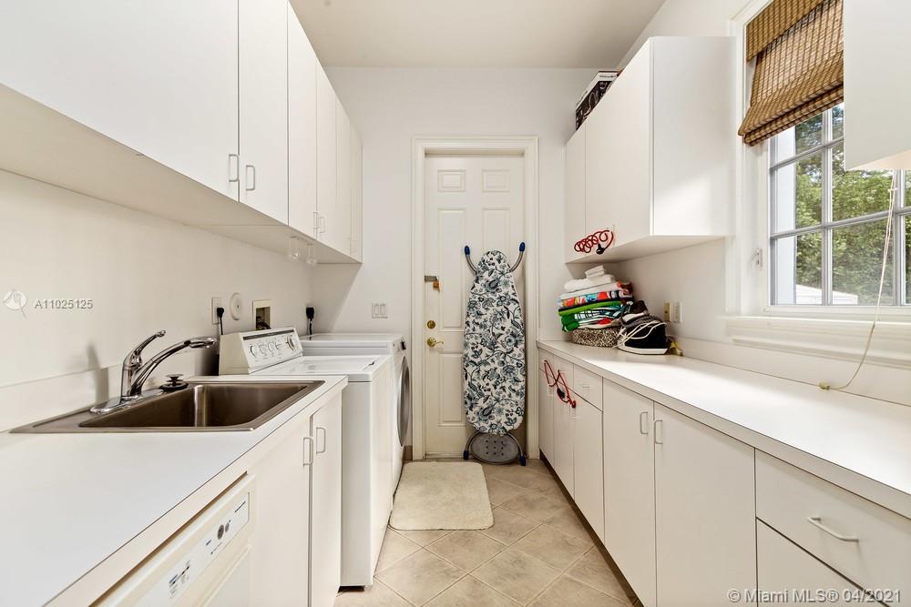 SHADY BANKS ON NEW RIVER - Residential