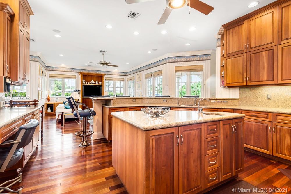 SHADY BANKS ON NEW RIVER - Residential