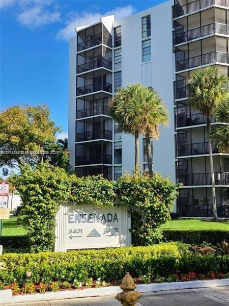 Property for Sale at 3475 N Country Club Dr 701, Aventura, Miami-Dade County, Florida - Bedrooms: 2 
Bathrooms: 2  - $219,000