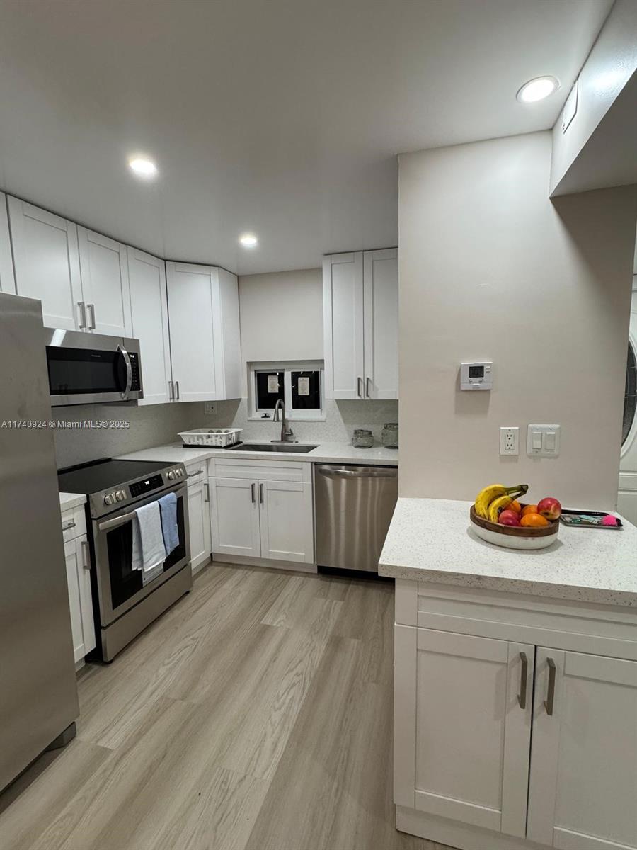HOLLYBROOK GOLF AND - Residential