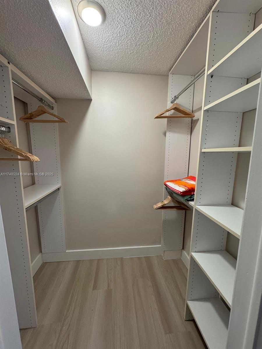 HOLLYBROOK GOLF AND - Residential