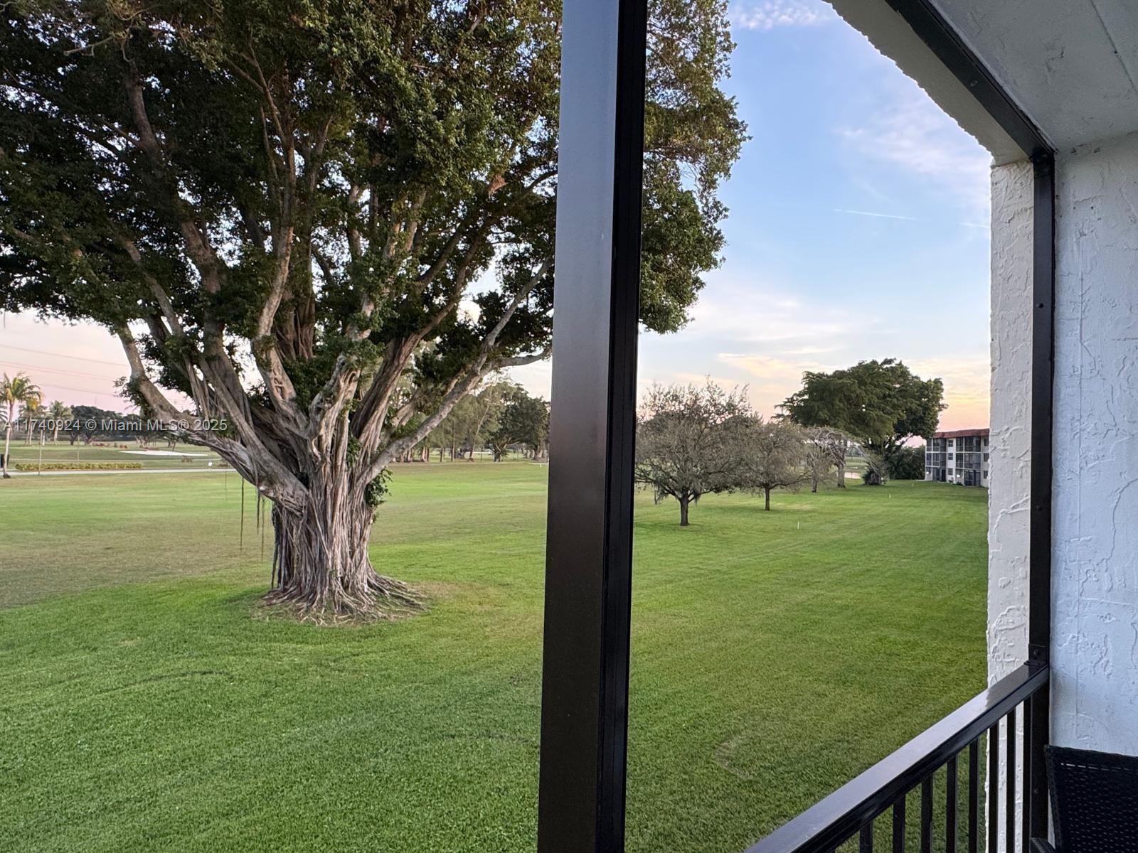 HOLLYBROOK GOLF AND - Residential