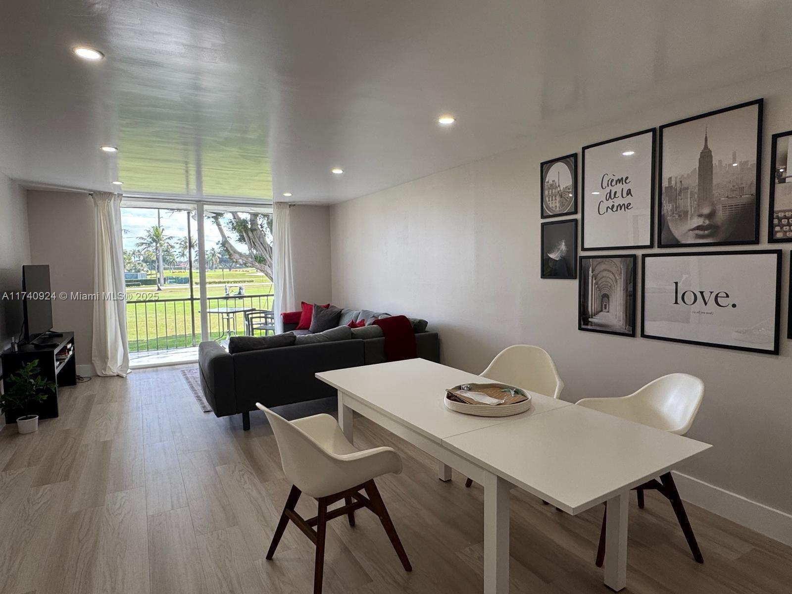 HOLLYBROOK GOLF AND - Residential
