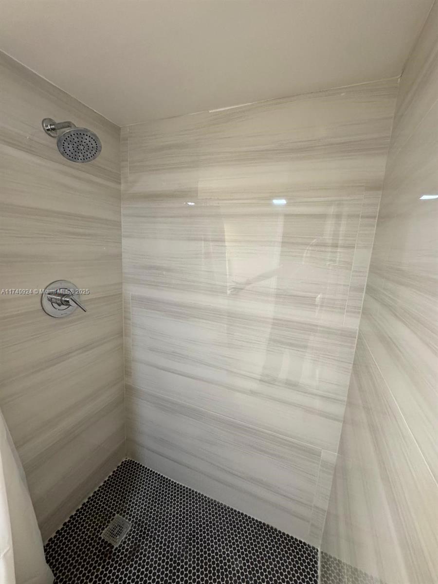 HOLLYBROOK GOLF AND - Residential