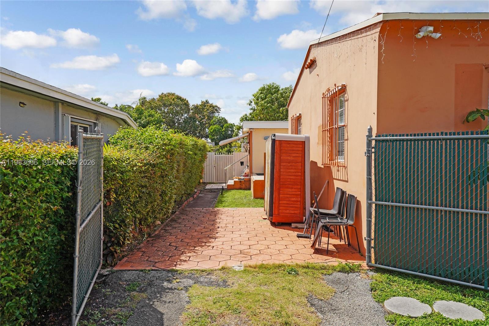 DUAL CONDO NO 1 - Residential