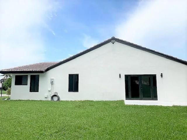 PUEBLO DEL SOL - Residential Lease