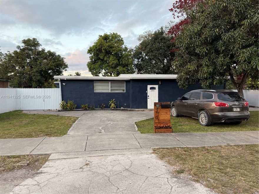 Don’t miss this charming 1-bedroom, 1-bath efficiency in a prime, highly convenient location! Enjoy easy access to the expressway and be just minutes from shopping plazas, popular restaurants, and Miami Dade College. This is a great opportunity for comfortable living in a well-connected area.

Move-in requirements include: credit report, background check, proof of income, first month’s rent, one security deposit, and the last three pay stubs.