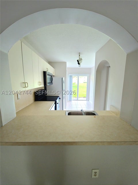 Tiny photo for 3398 NE 9th Dr #102, Homestead, FL 33033 (MLS # A12042744)