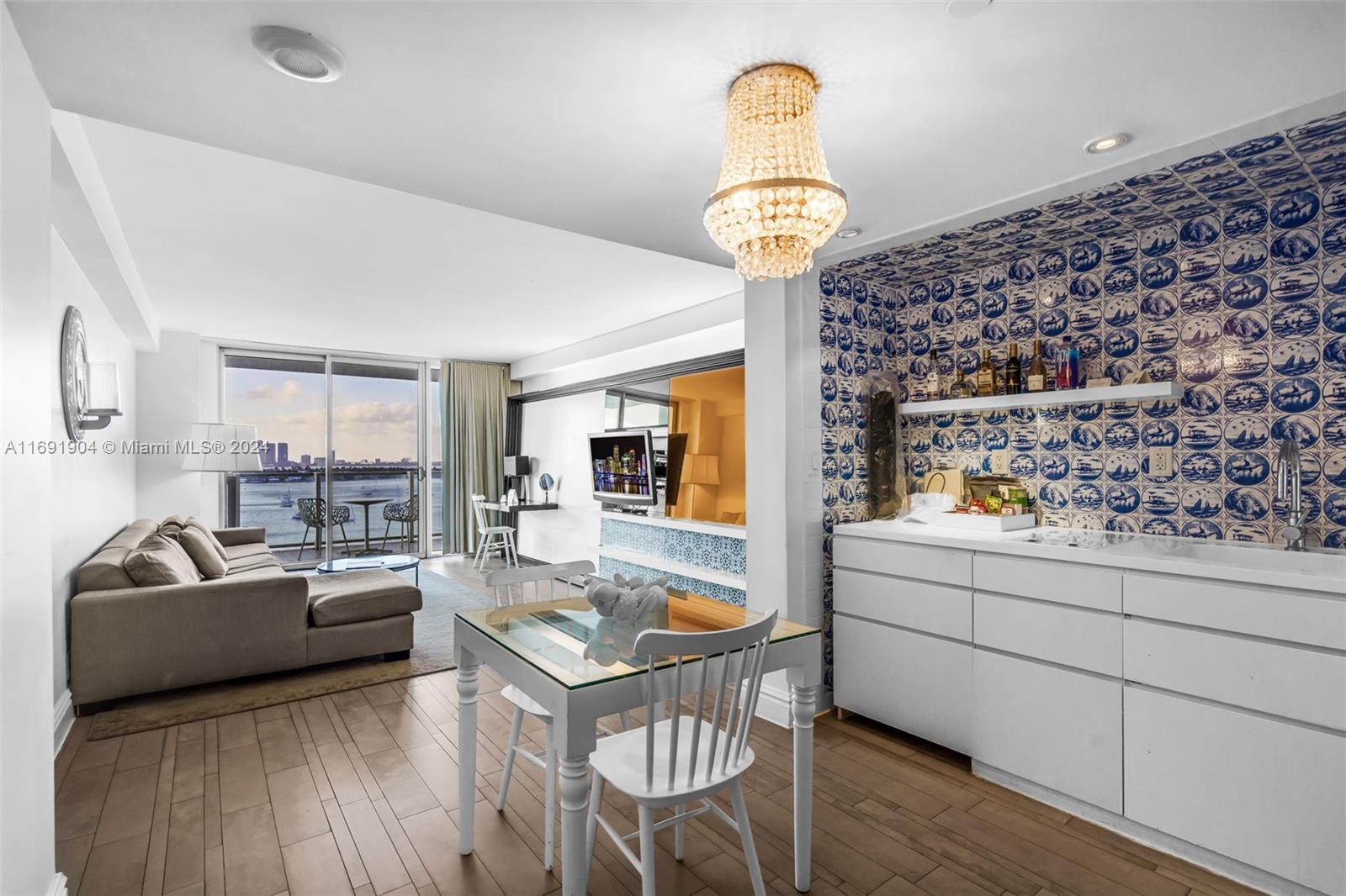 1100 West Ave 1420