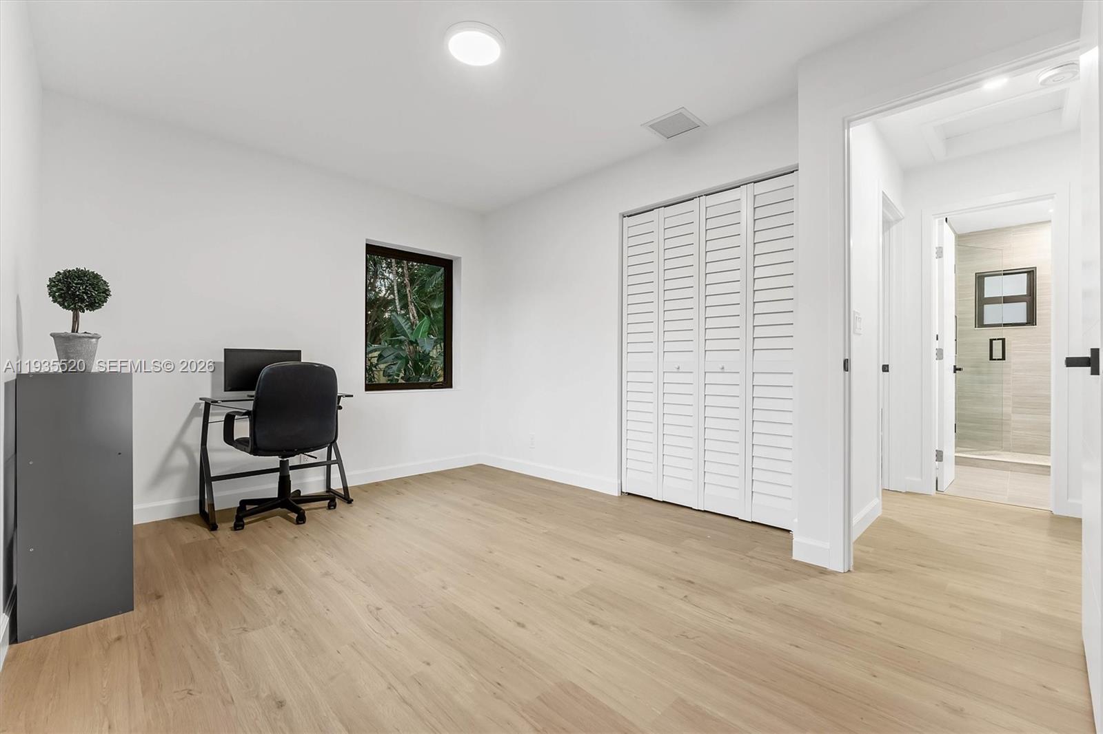 RIVERSIDE PARK - Residential