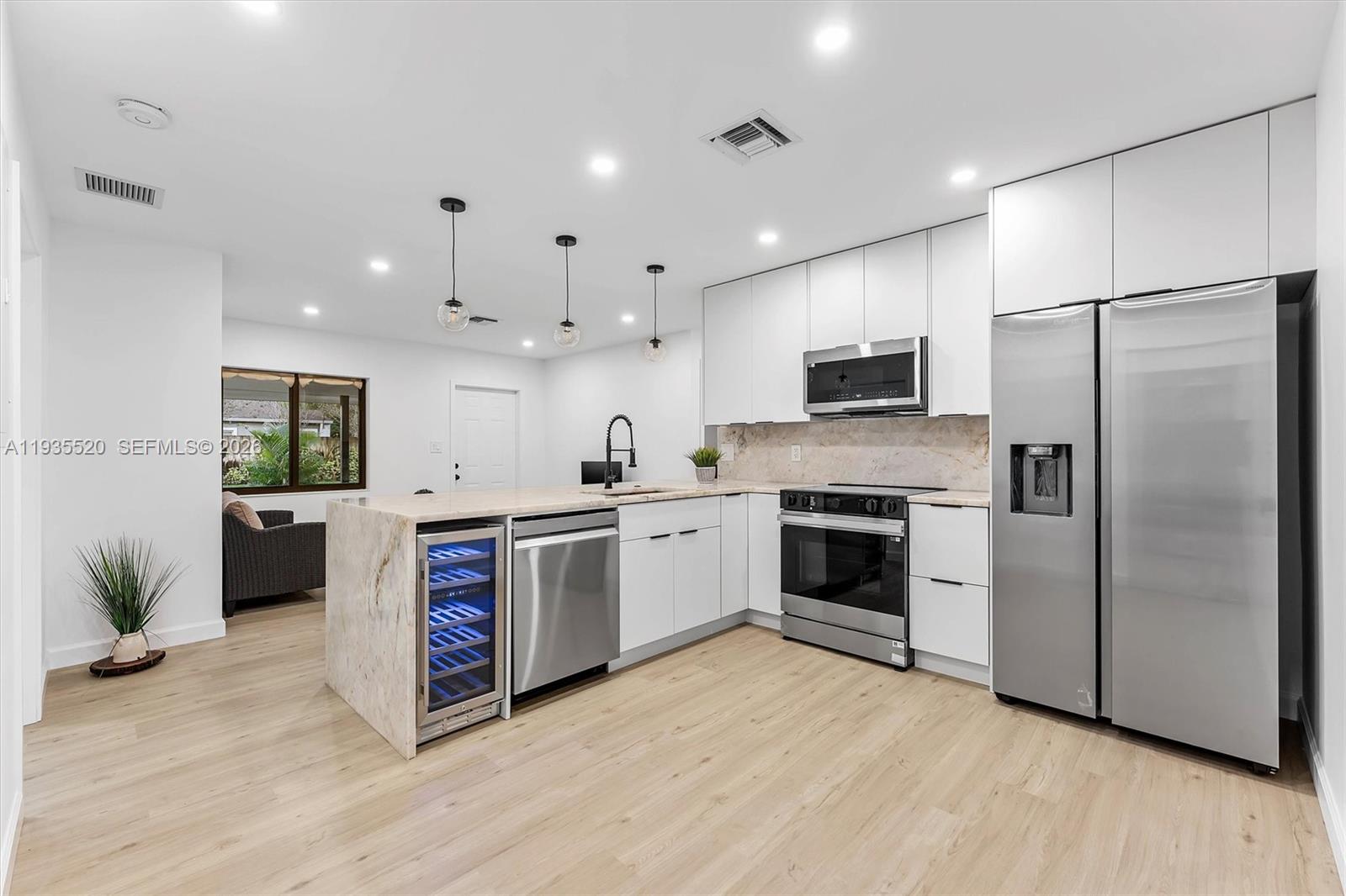 RIVERSIDE PARK - Residential