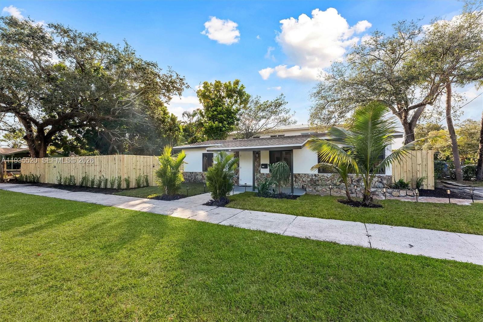 RIVERSIDE PARK - Residential