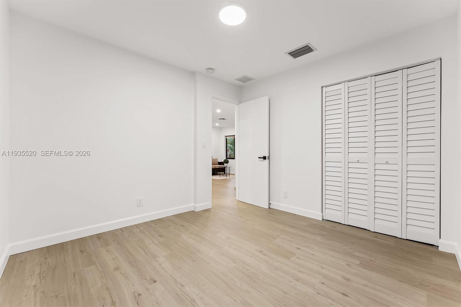 RIVERSIDE PARK - Residential