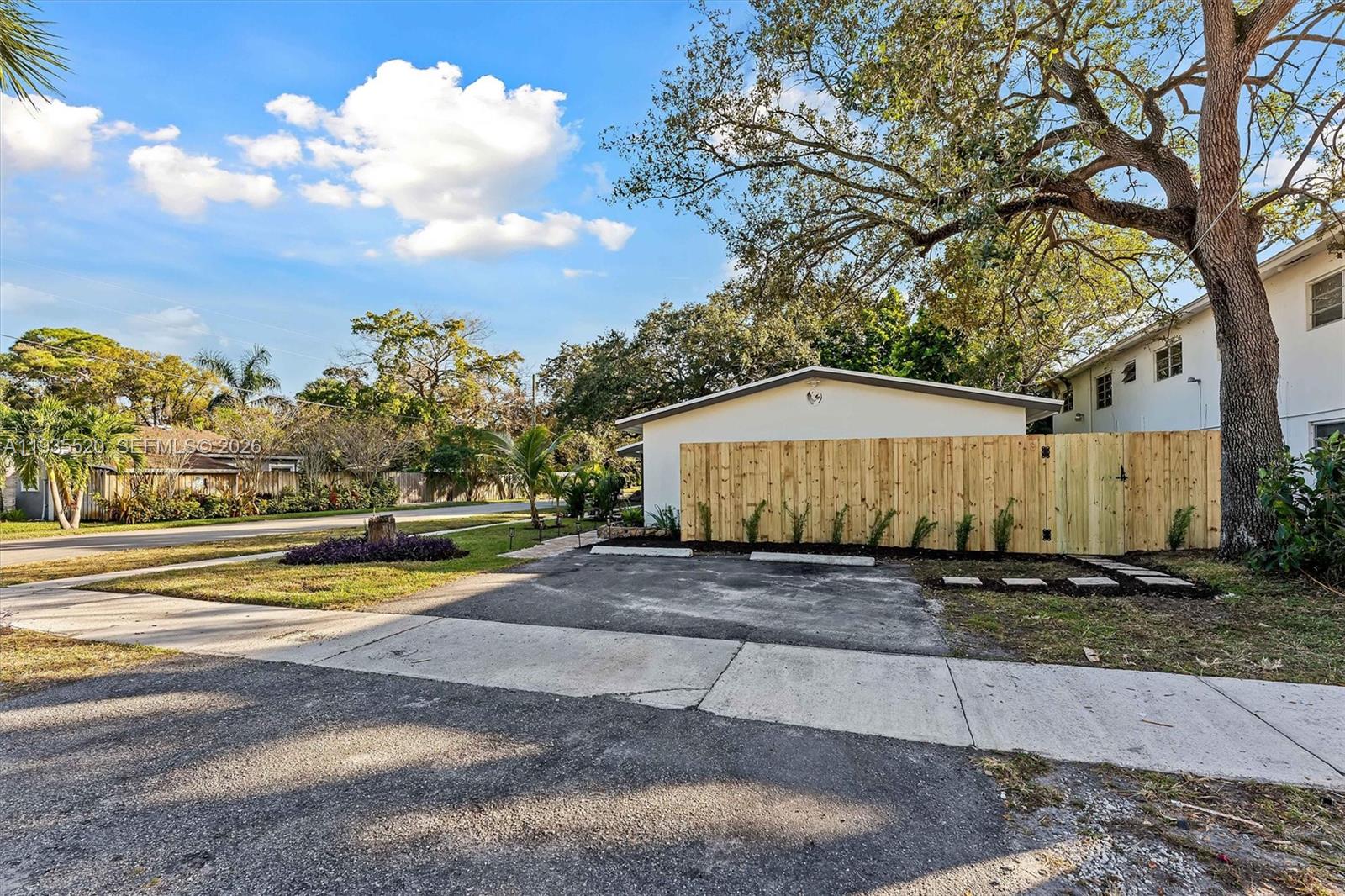 RIVERSIDE PARK - Residential