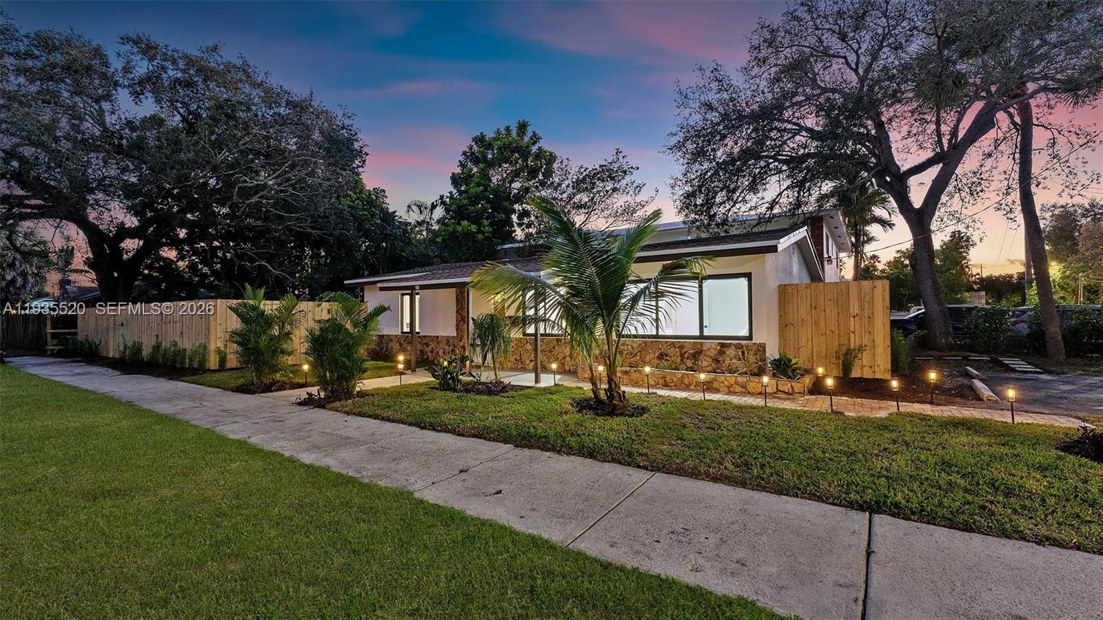 RIVERSIDE PARK - Residential