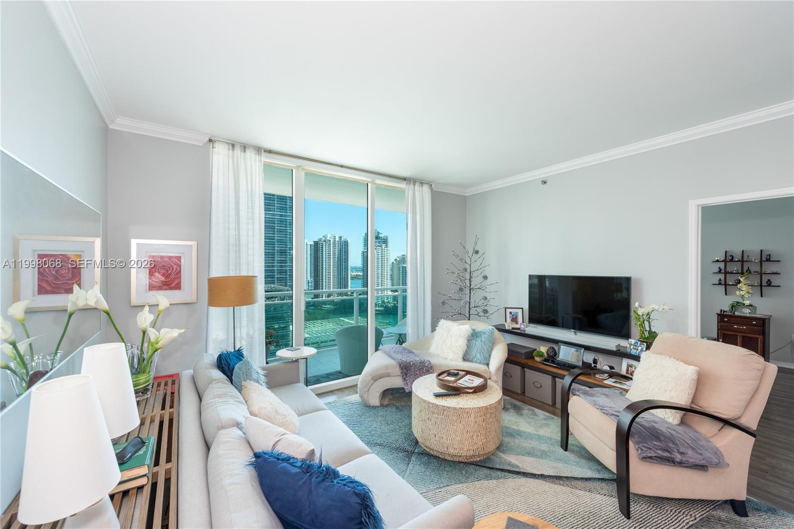 THE PLAZA 851 BRICKELL CO - Residential Lease