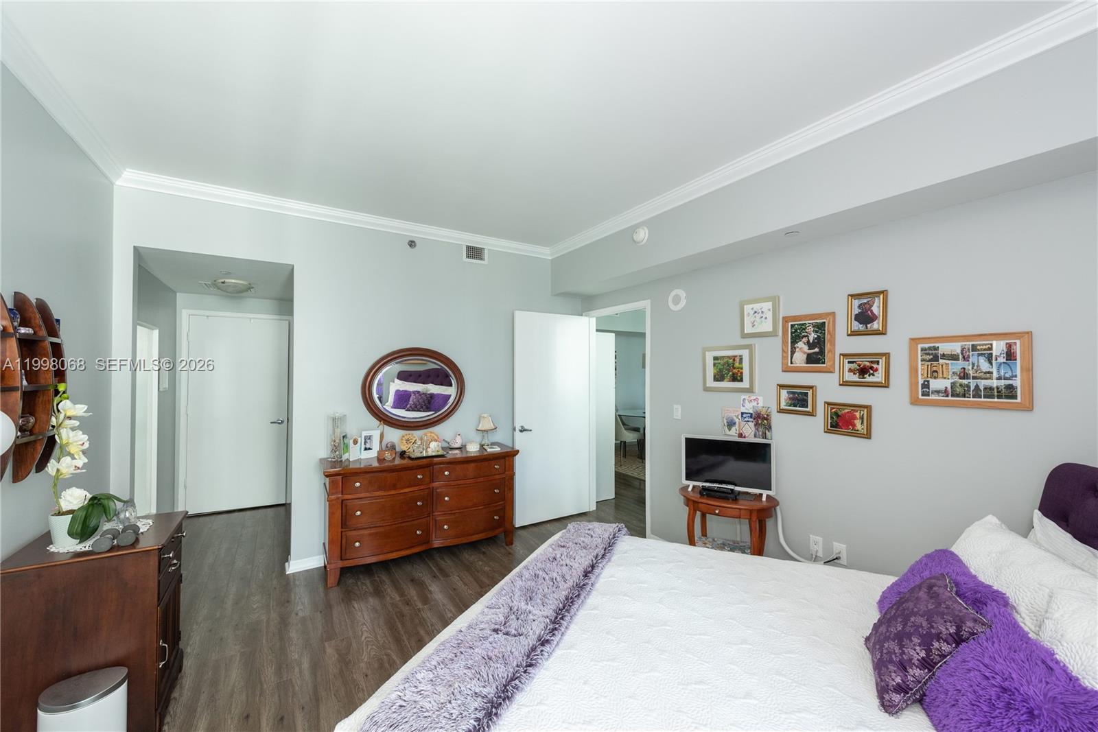 THE PLAZA 851 BRICKELL CO - Residential Lease