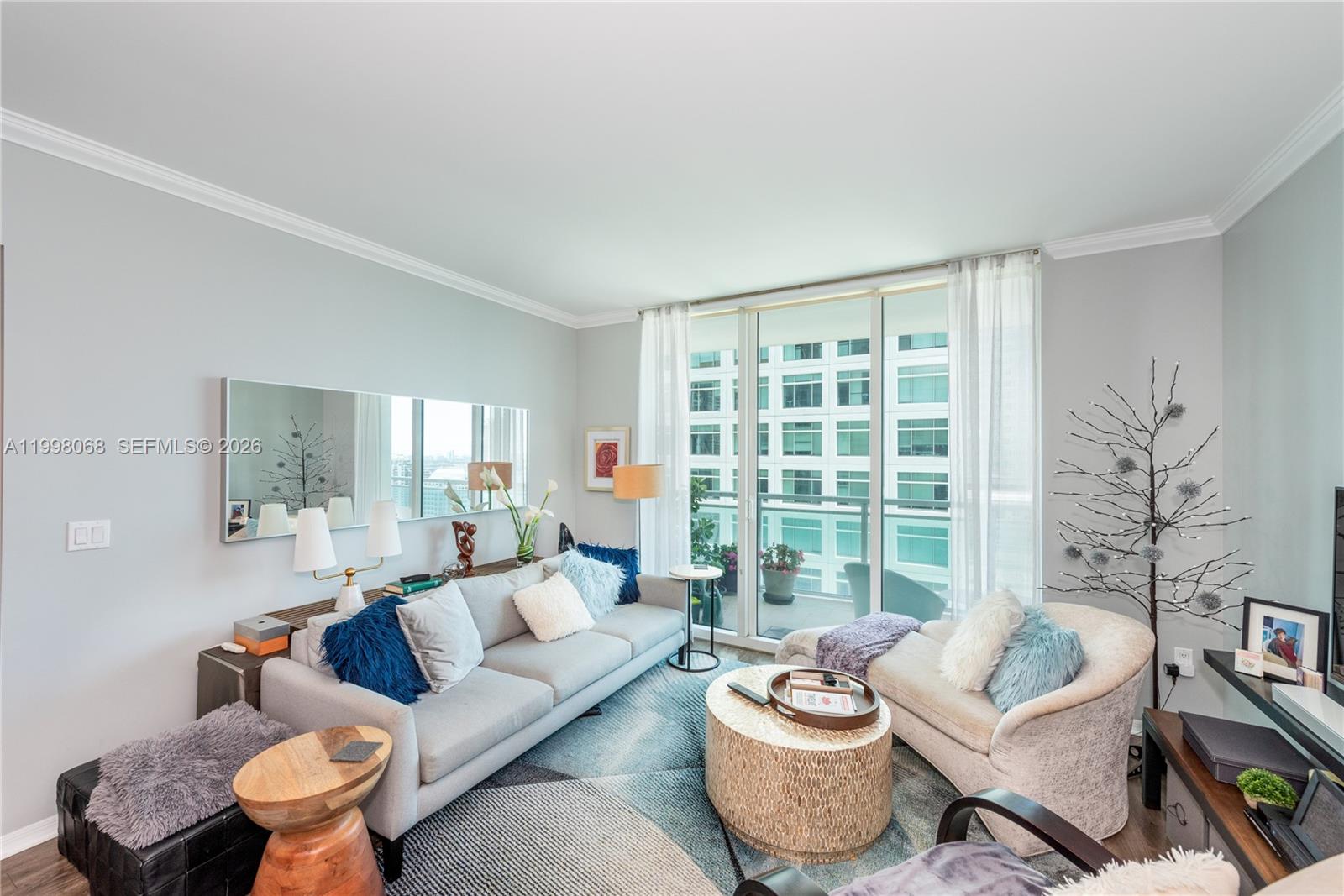 THE PLAZA 851 BRICKELL CO - Residential Lease