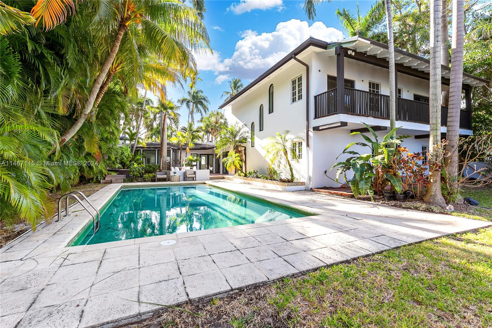 1349 Middle River Dr, Fort Lauderdale, Broward County, Florida - 5 Bedrooms  
6 Bathrooms - 