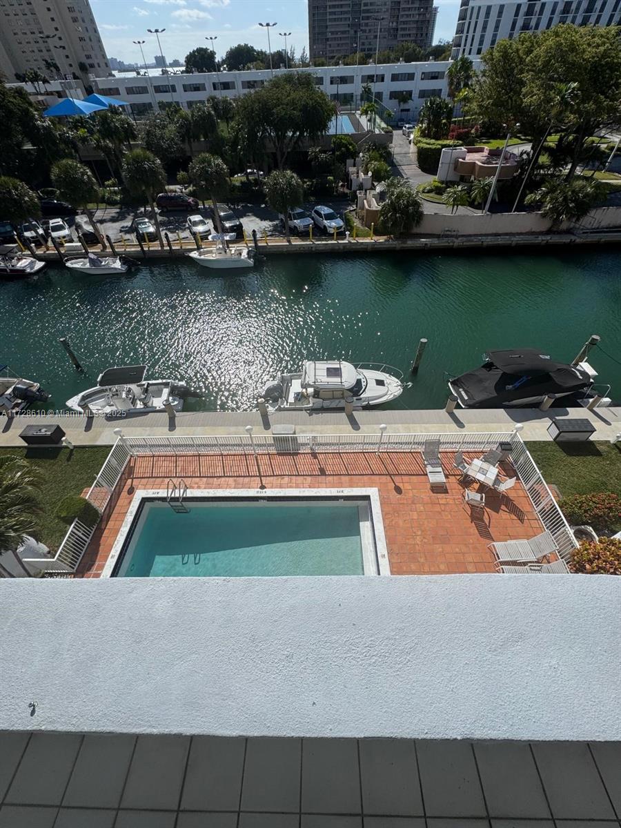 CRICKET CLUBHOUSE CONDO - Residential