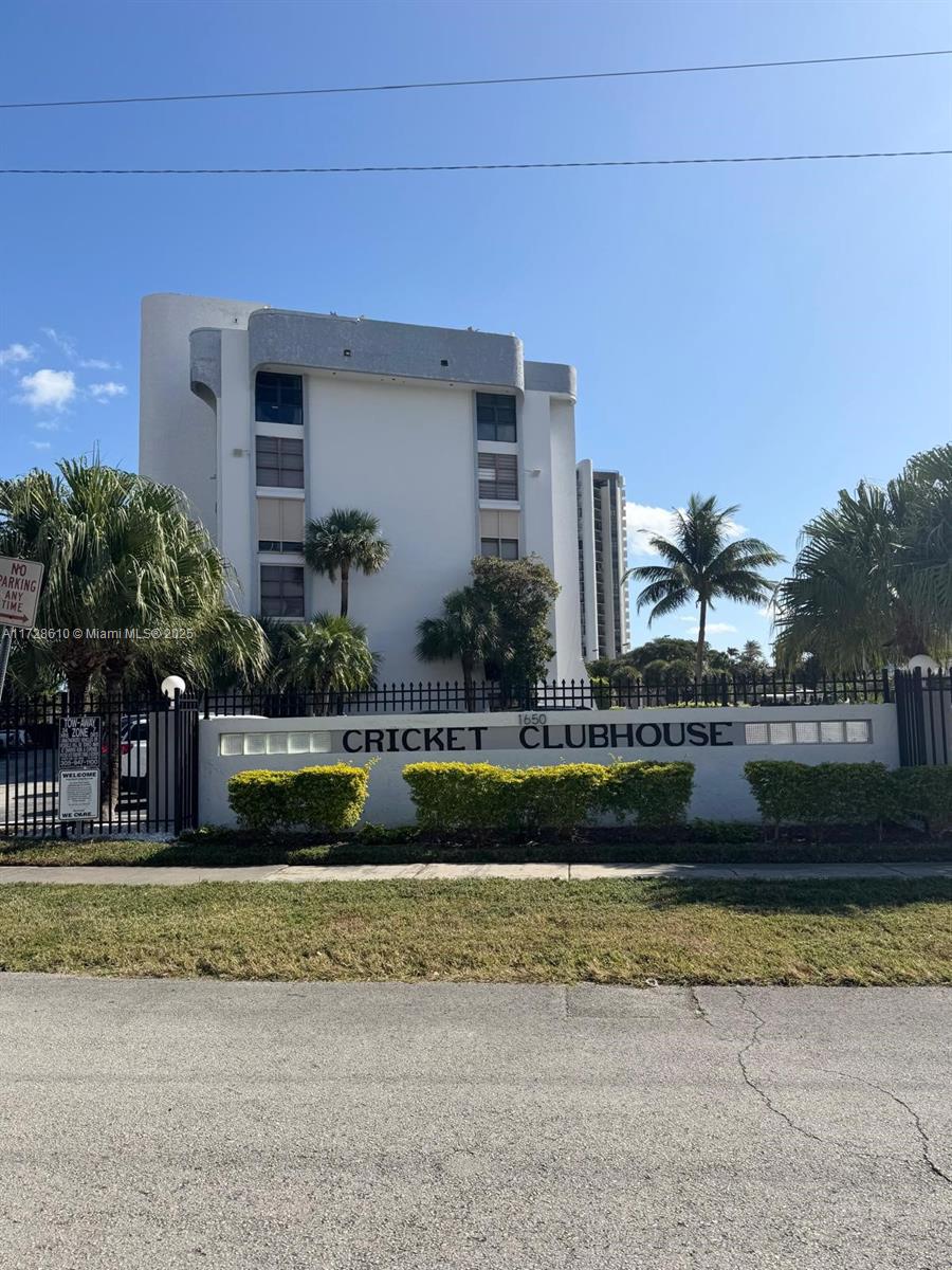 1650 NE 115th St 506