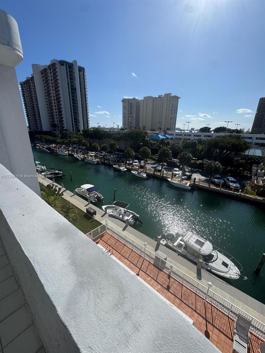 1650 NE 115th St 506