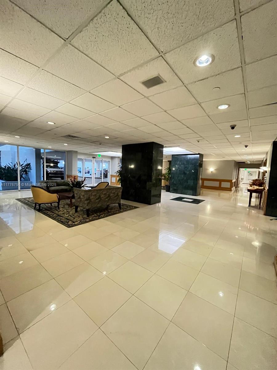 OCEAN SUMMIT CONDO - Residential Lease