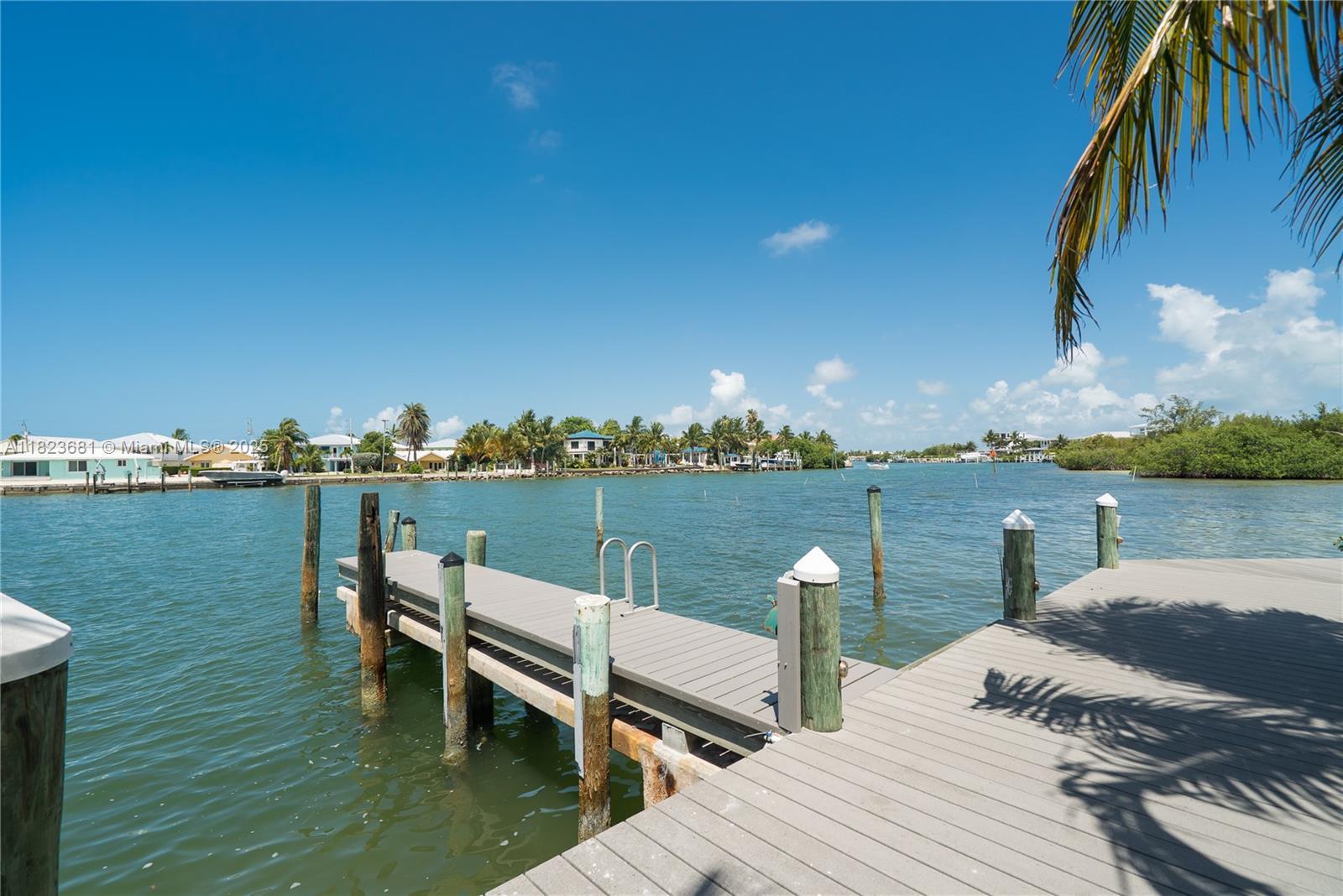 COCO PLUM BEACH - Residential