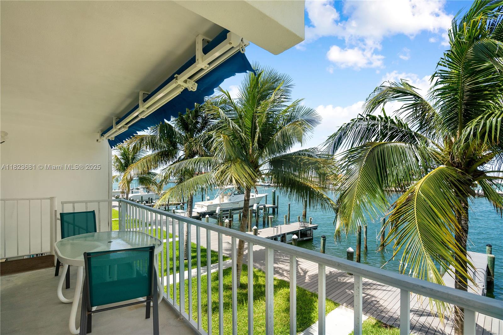 COCO PLUM BEACH - Residential