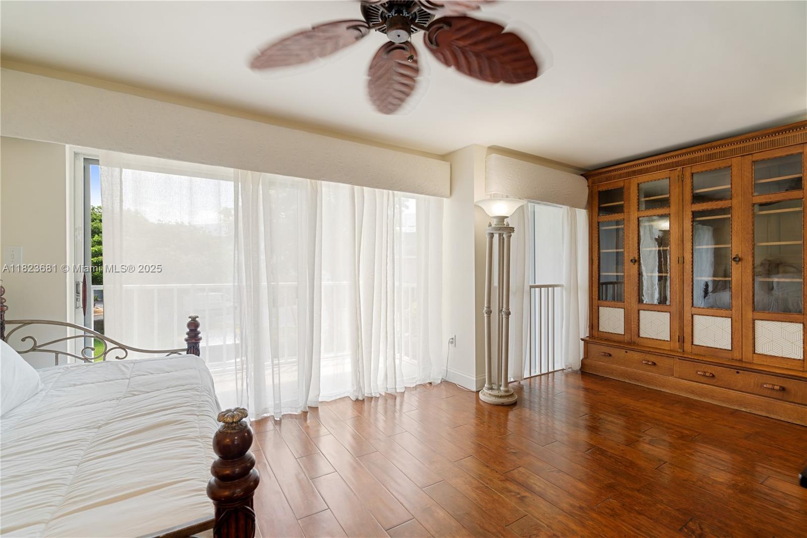 COCO PLUM BEACH - Residential