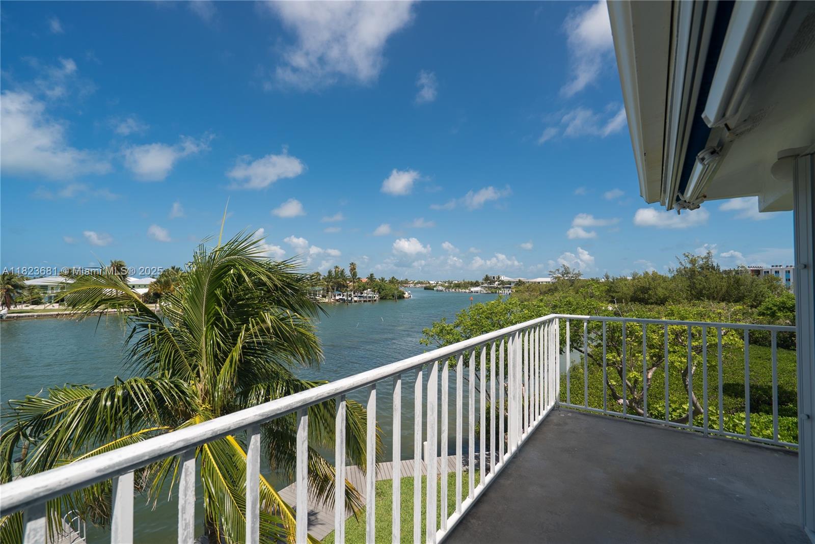 COCO PLUM BEACH - Residential