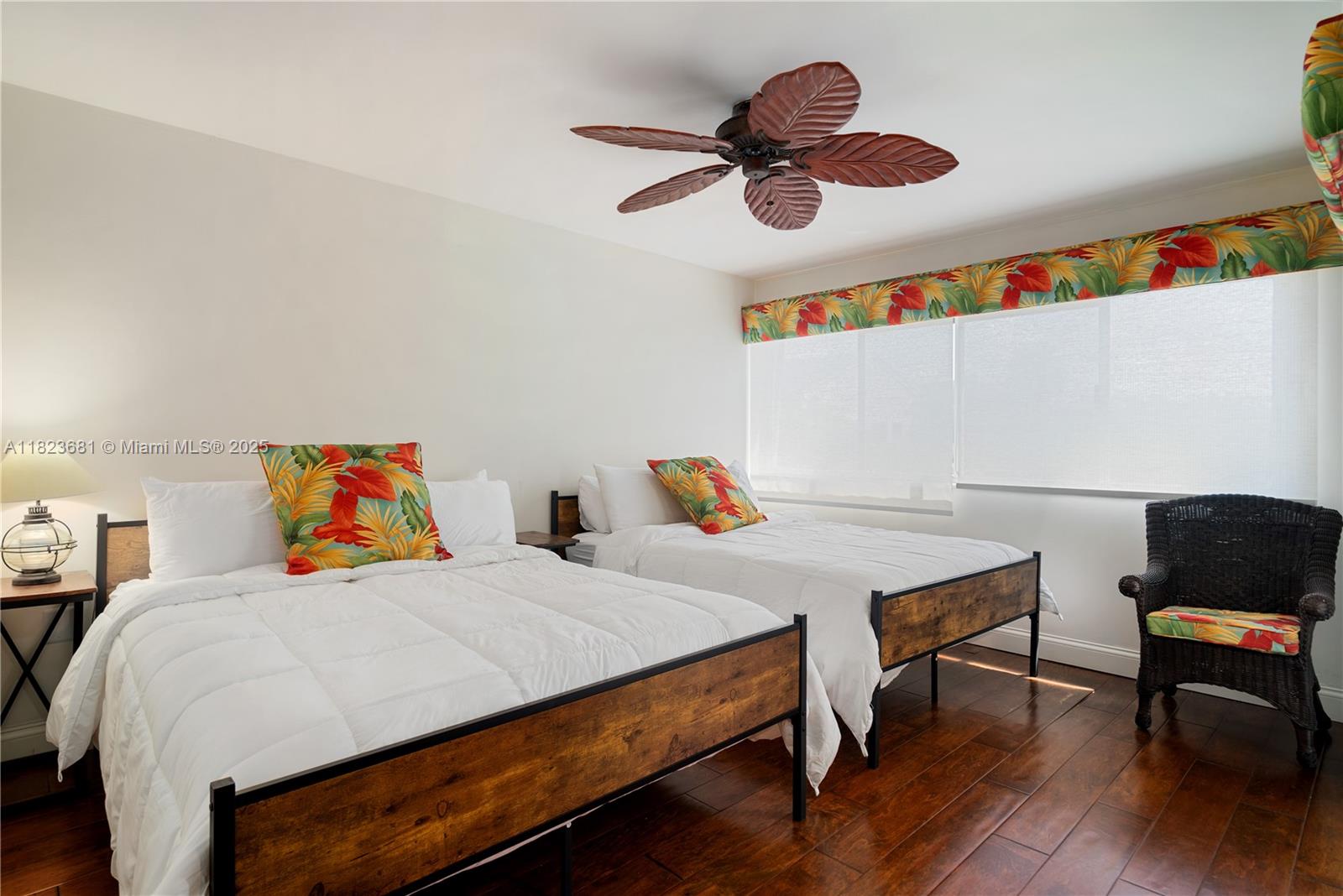 COCO PLUM BEACH - Residential