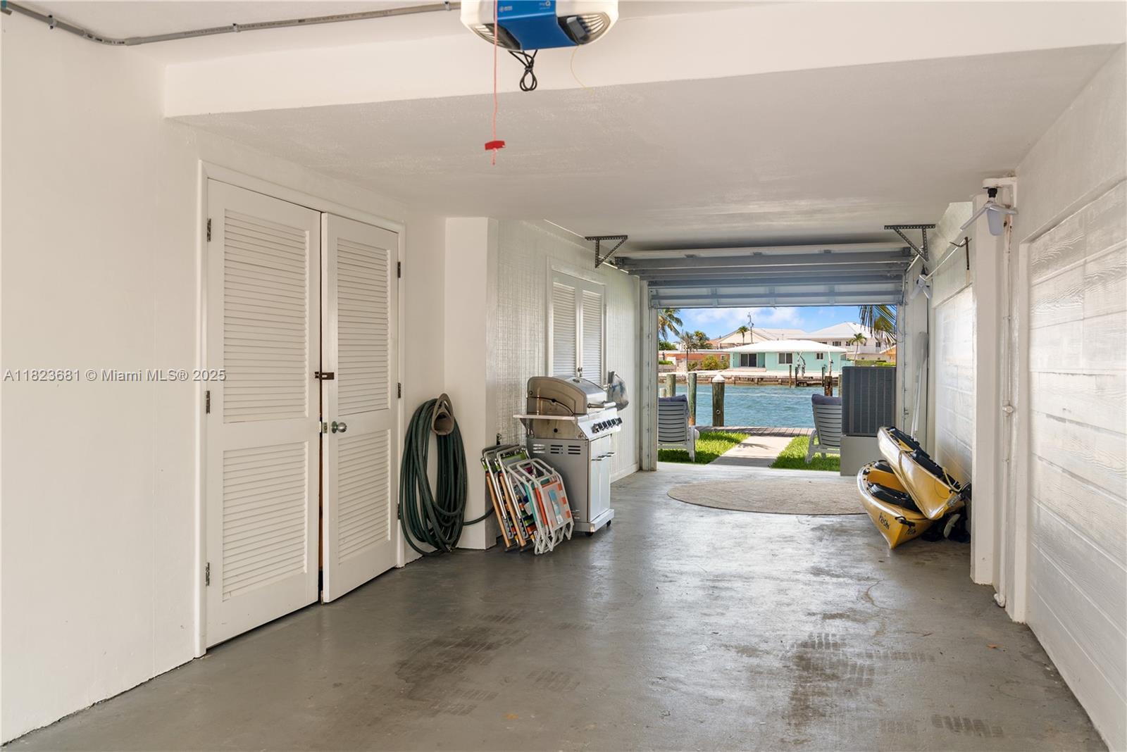 COCO PLUM BEACH - Residential