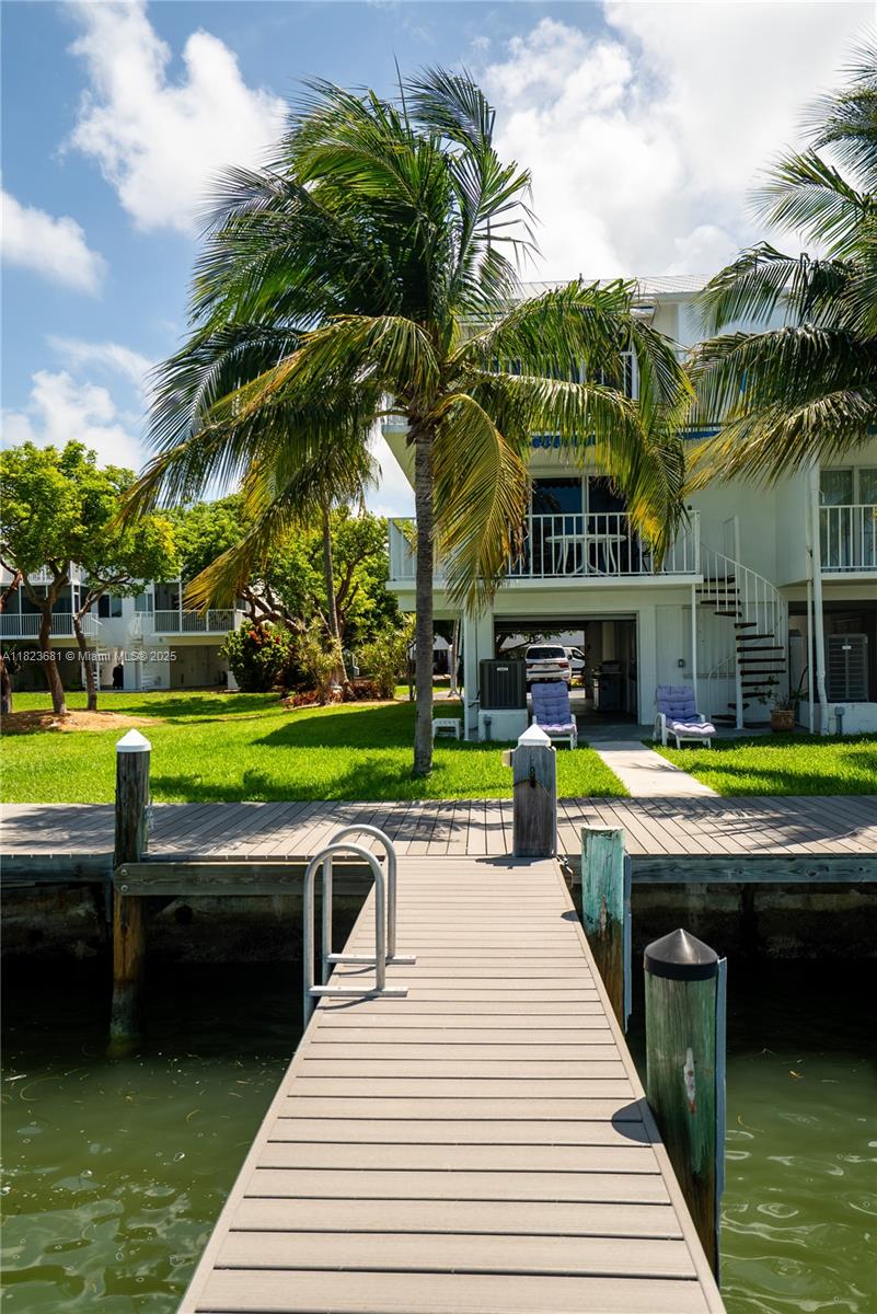 COCO PLUM BEACH - Residential