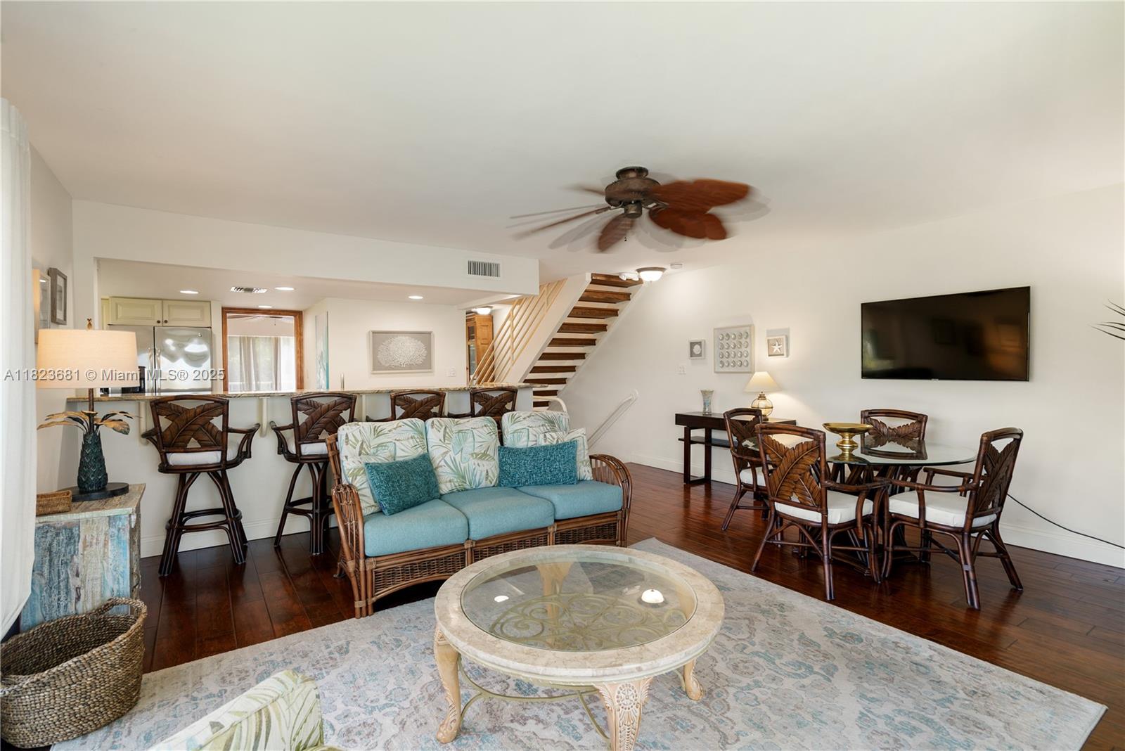 COCO PLUM BEACH - Residential