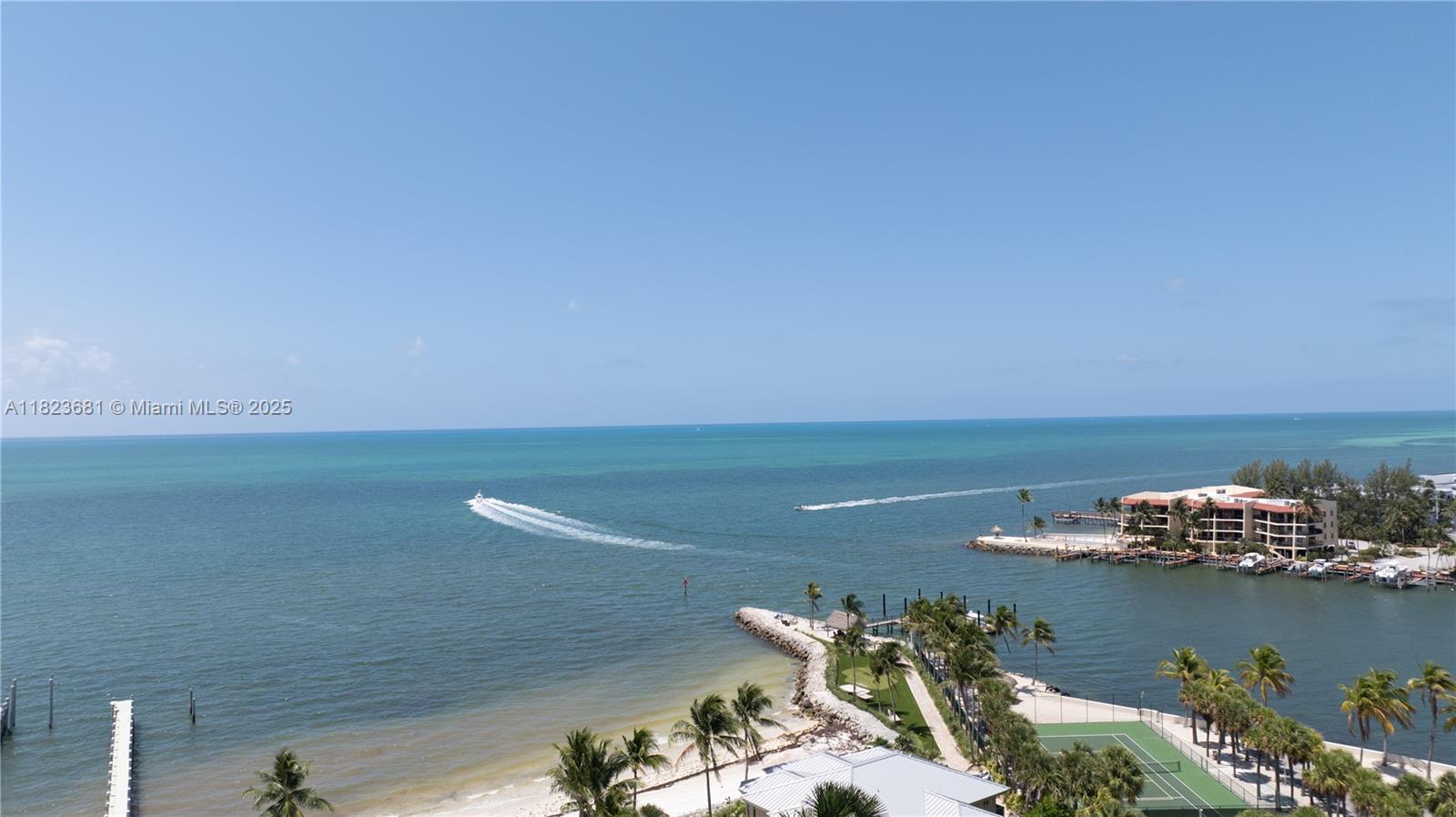 COCO PLUM BEACH - Residential