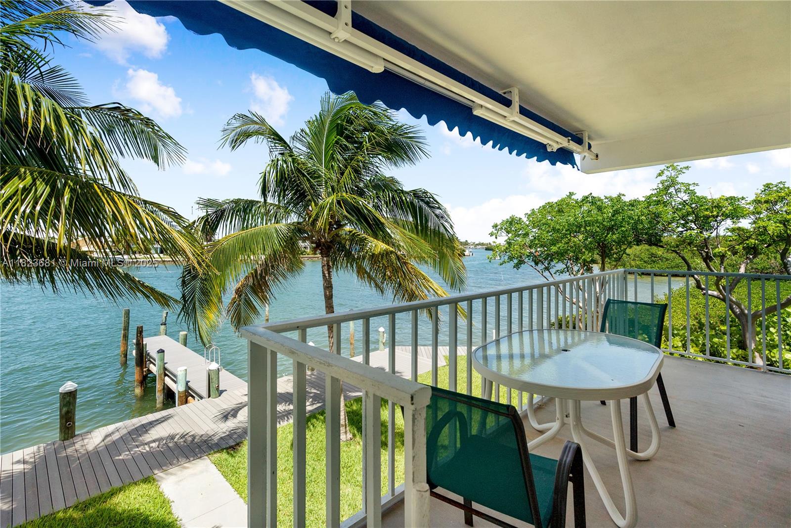 COCO PLUM BEACH - Residential