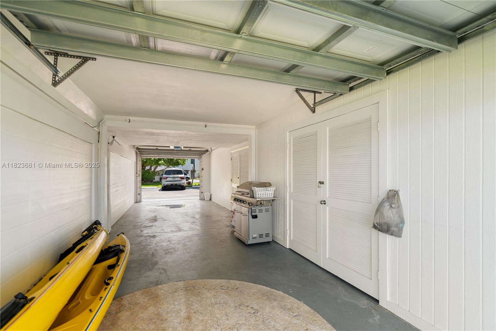 COCO PLUM BEACH - Residential