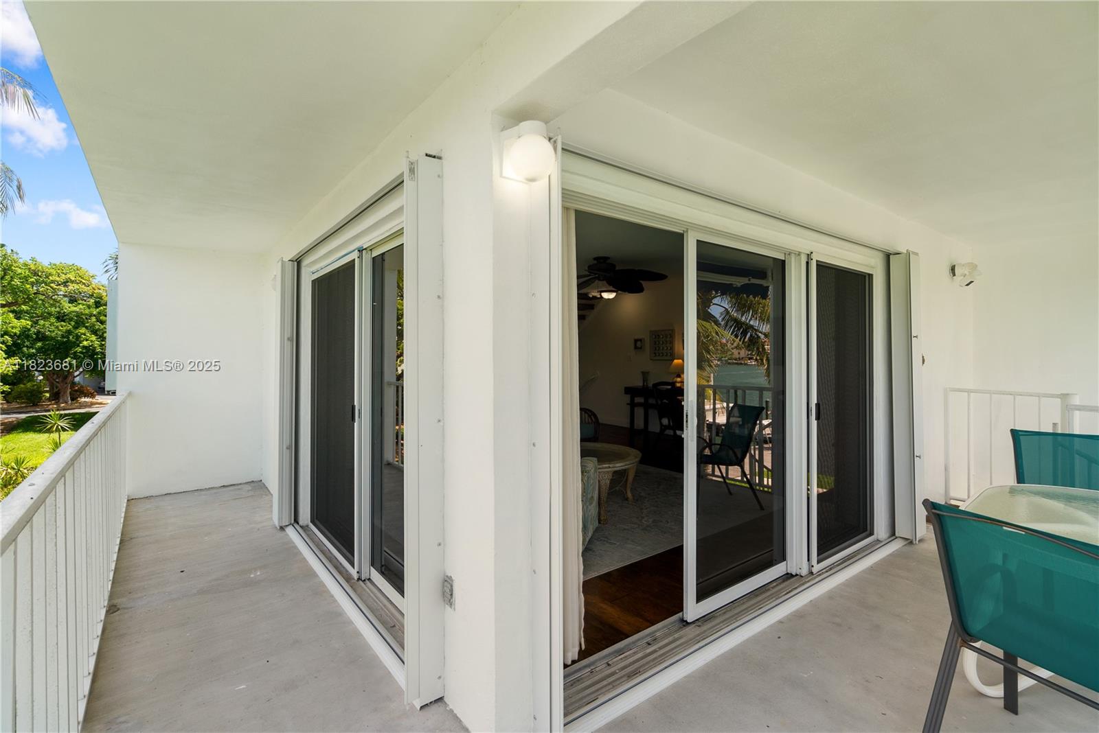 COCO PLUM BEACH - Residential