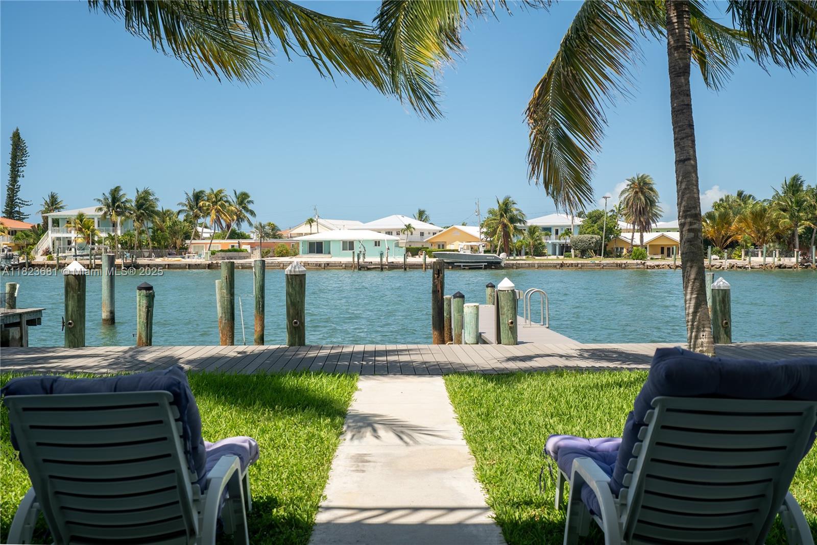 COCO PLUM BEACH - Residential