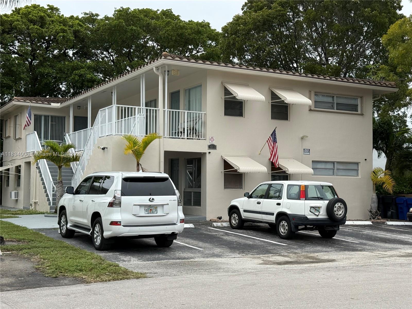 Nice apartment in Oakland Park, located just one block west of Oakland Park Blvd & US-1, walking distance to Publix, Target, Marshalls, T.J. Maxx, AMC theater & Coral Ridge Mall. Next to Angelo Bakery.
One bedroom, one bathroom, very bright living room area. Great condition, freshly painted. Shades installed, ready to move-in.
Small Condo, just 7 units. Very well kept