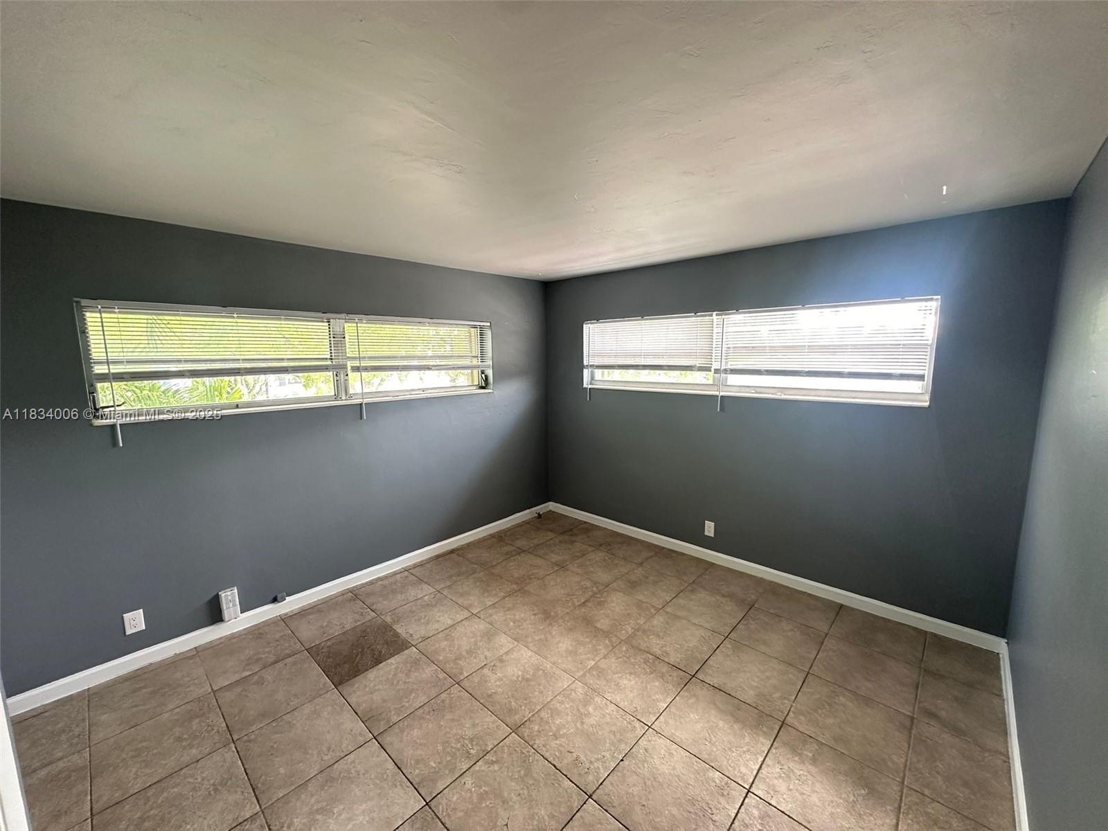 3031 NE 21st Ter 3
