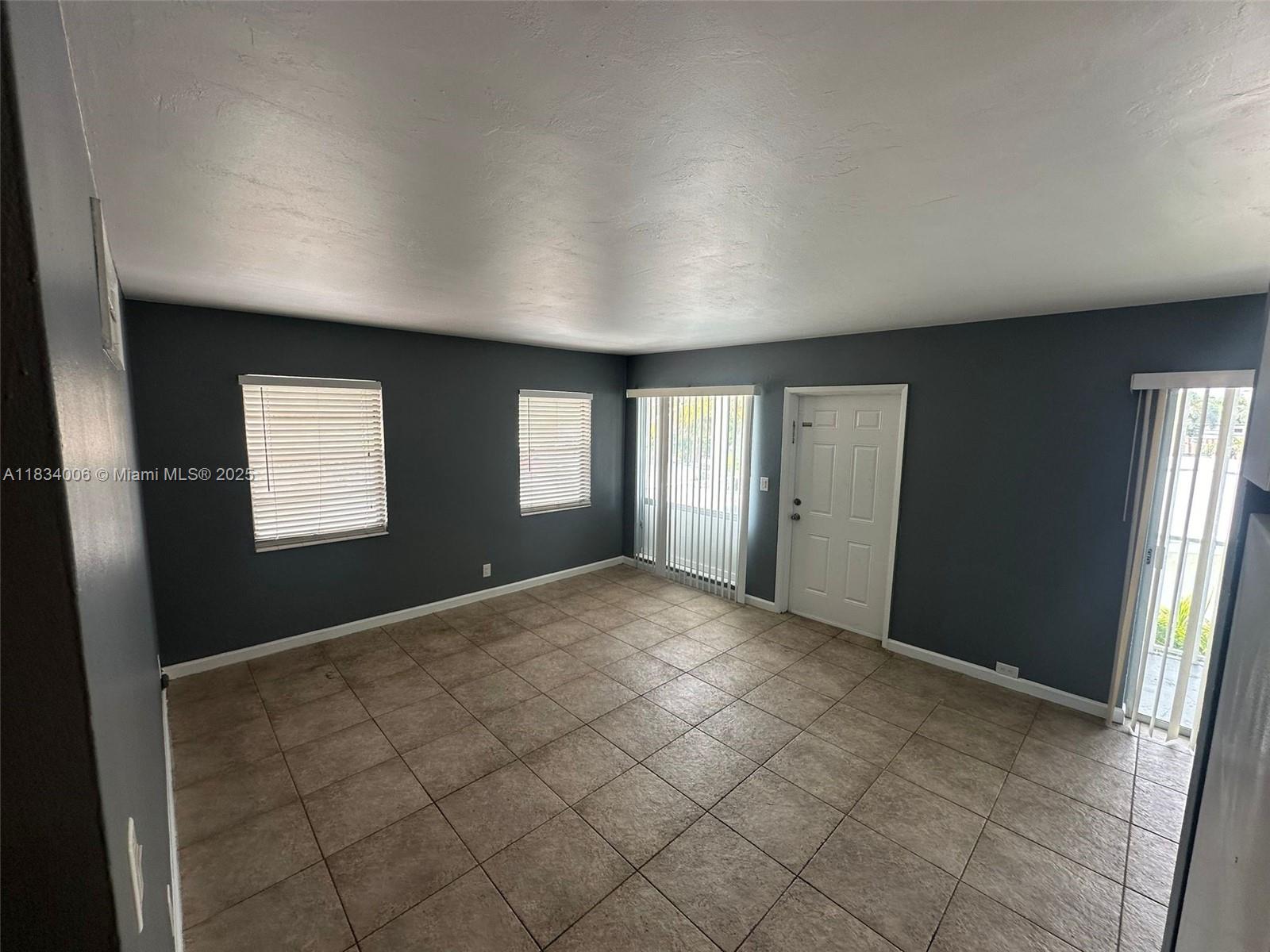 3031 NE 21st Ter 3
